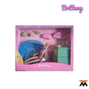 Muñeca Britany con pileta y accesorios